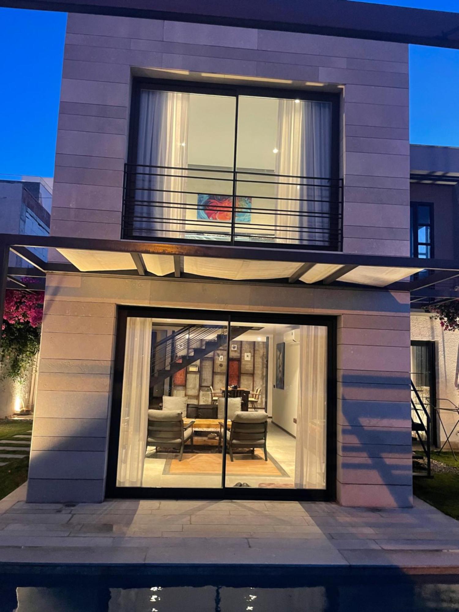 Bodrumda Deniz Ve Doga Manzarali Full Esyali Lueks Villa *