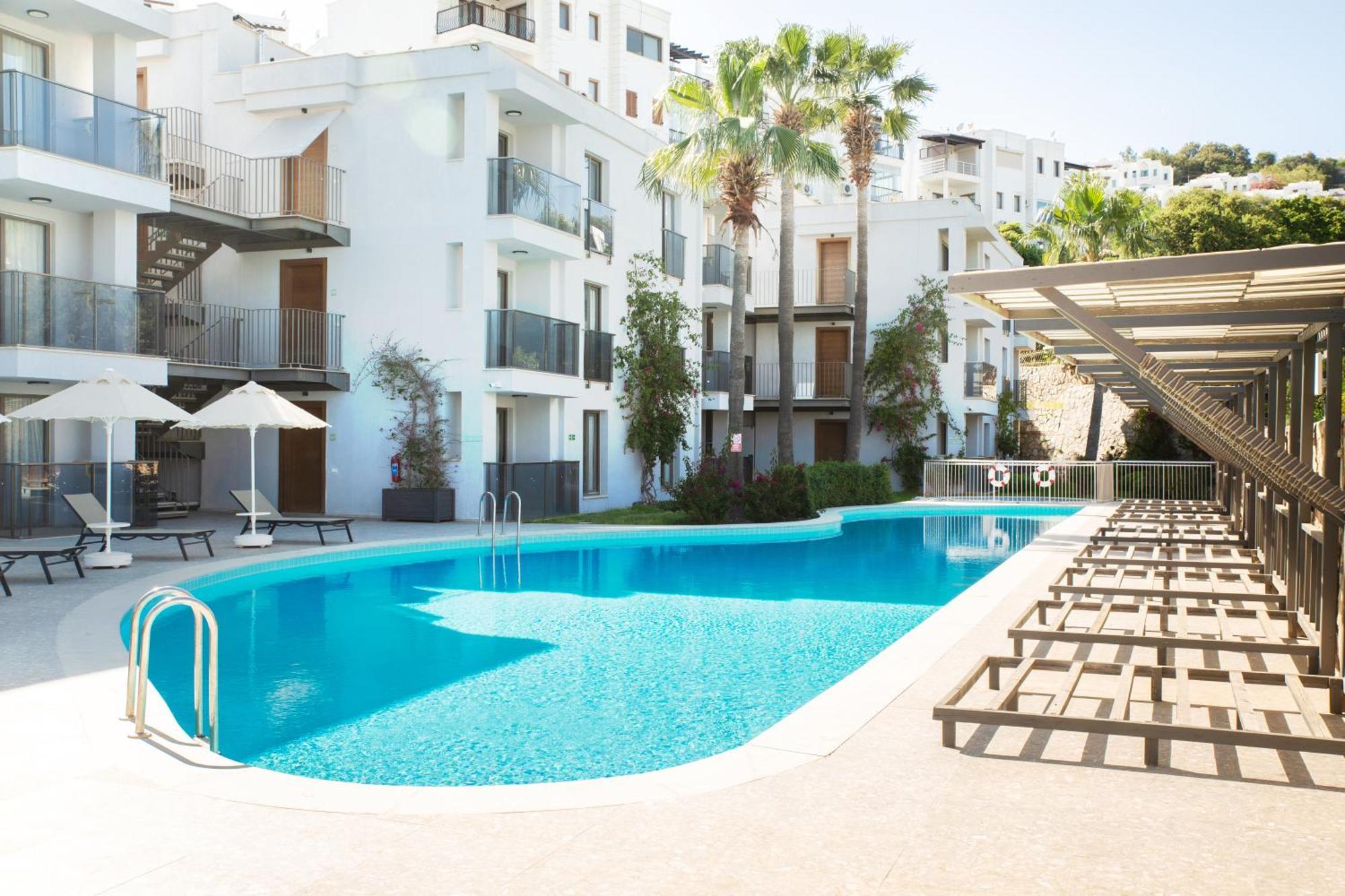 Aparthotel Queen By Important Group Travel 3*