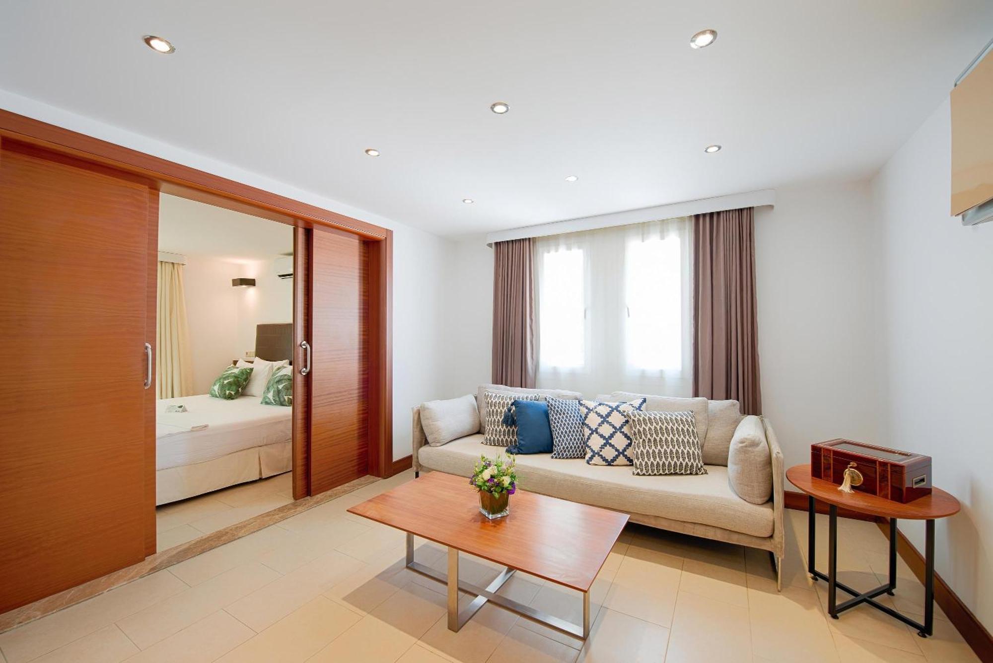 Hotel Manastir & 4*