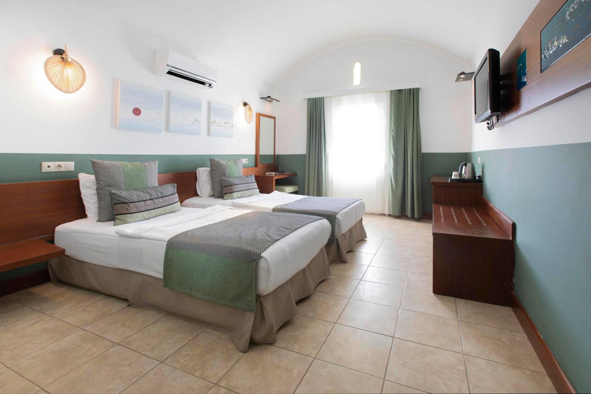 Hotel Manastir & 4*
