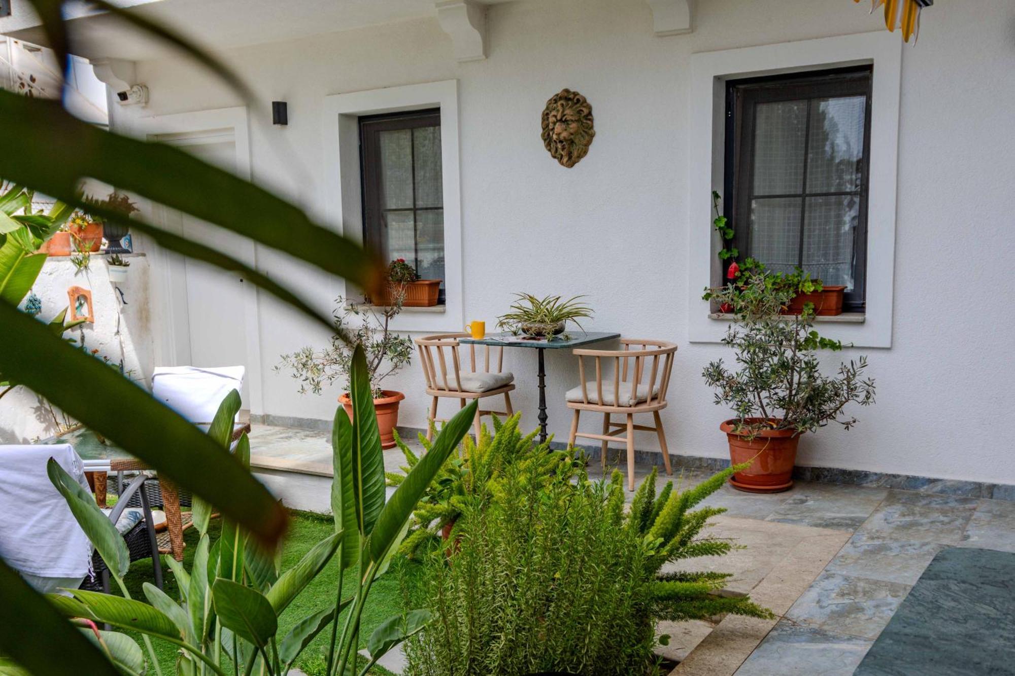 Arden's House