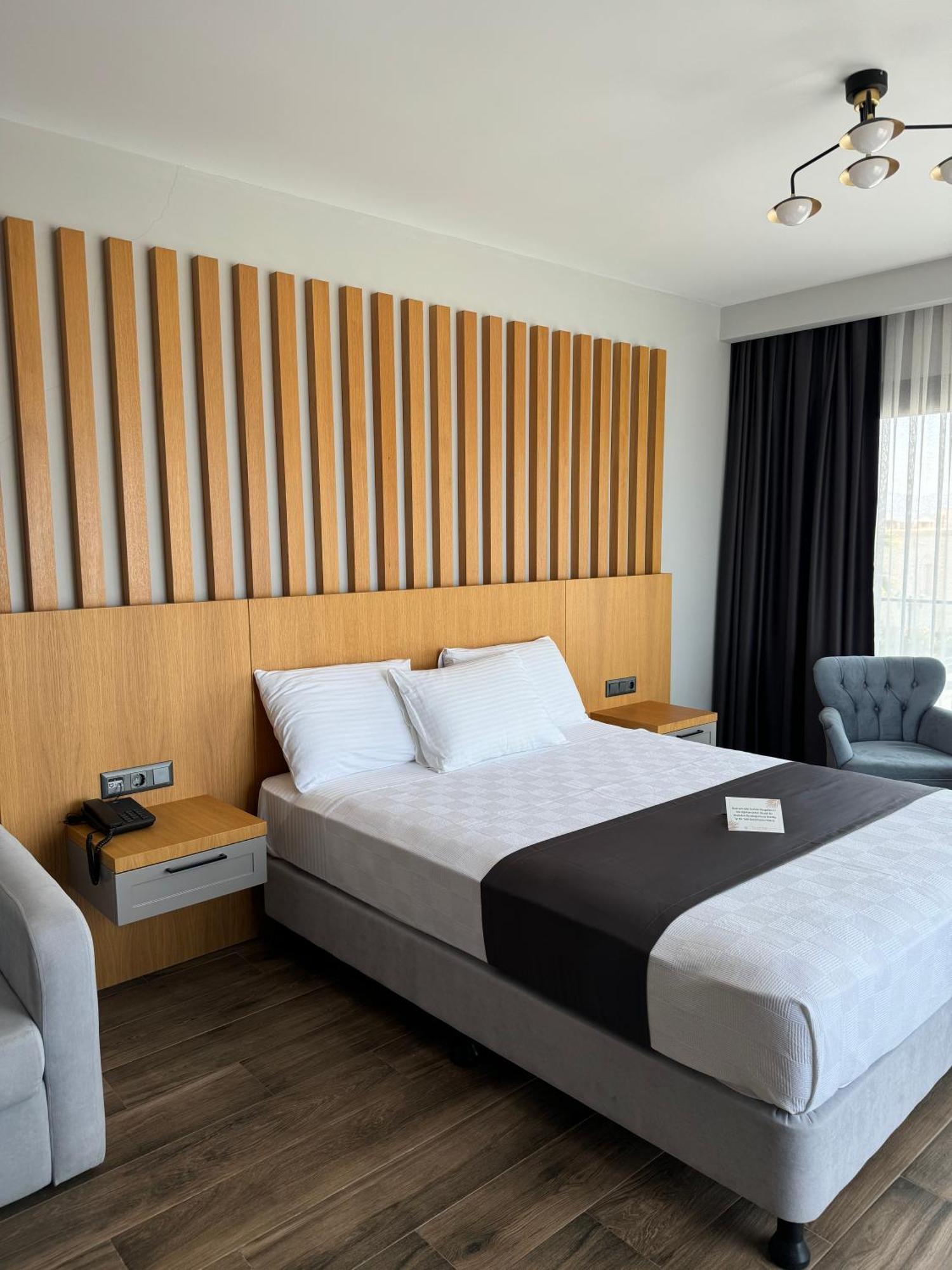 The Rest Port Argento Hotel