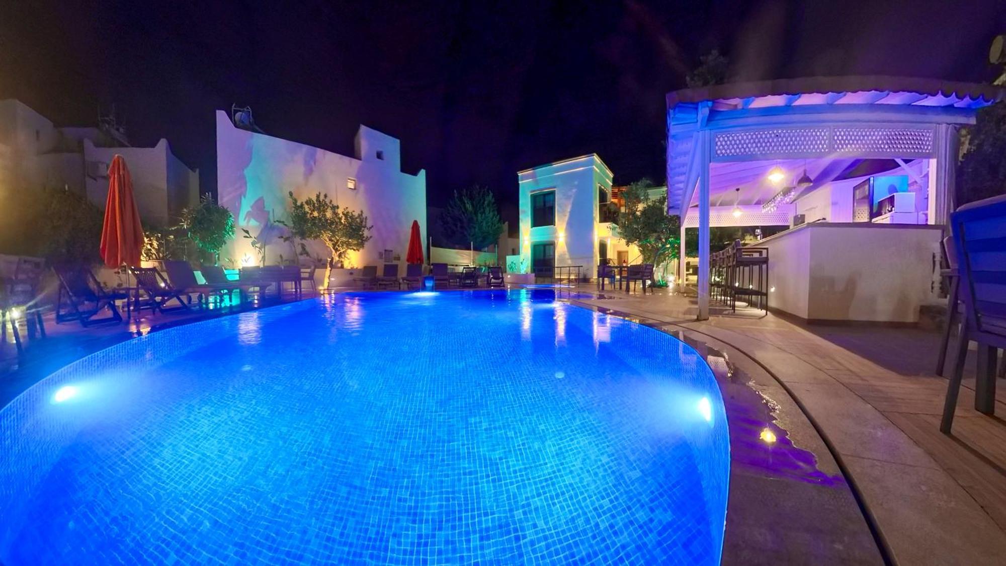 Derin Hotel