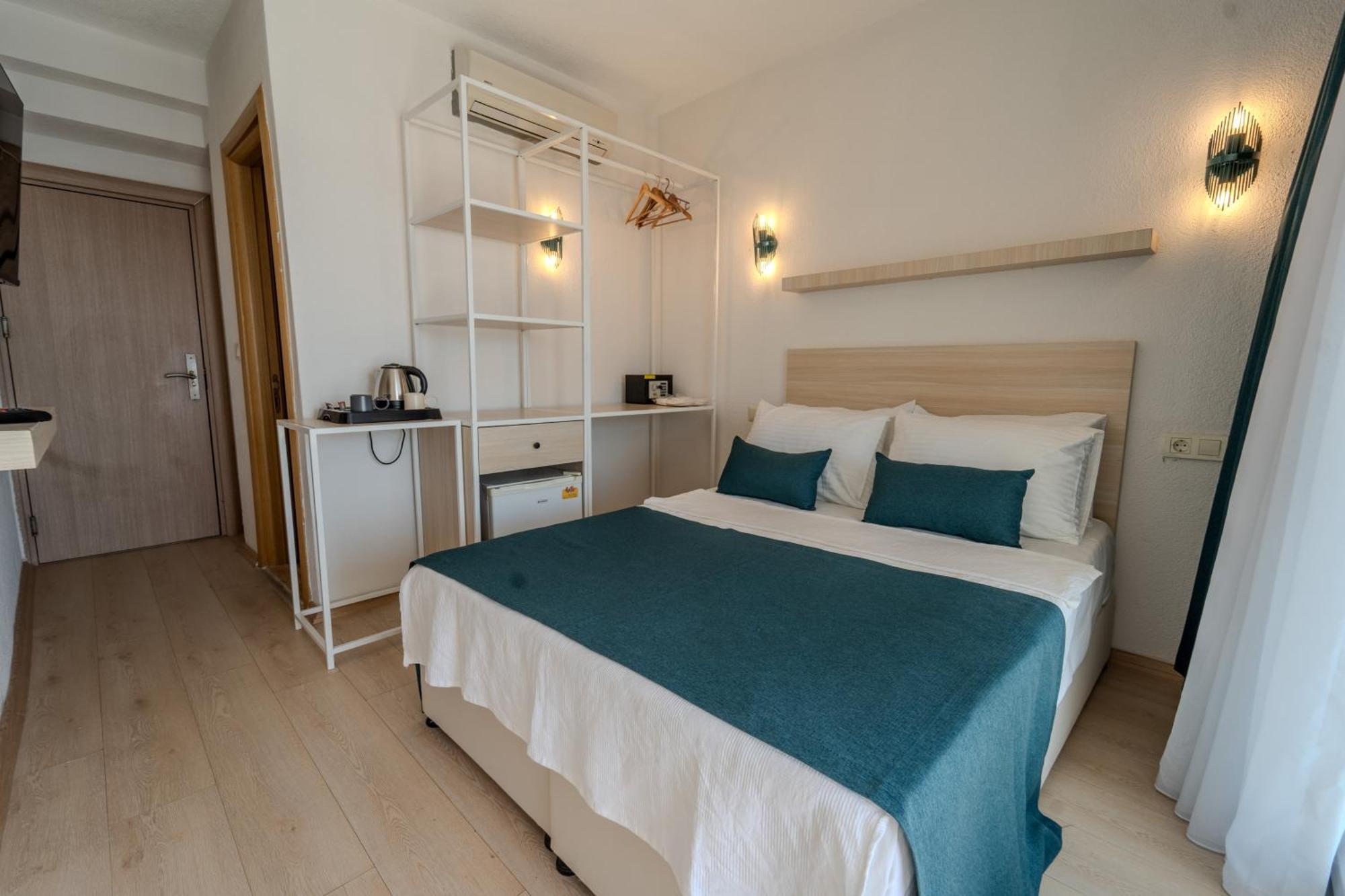 Mia Hill Hotel