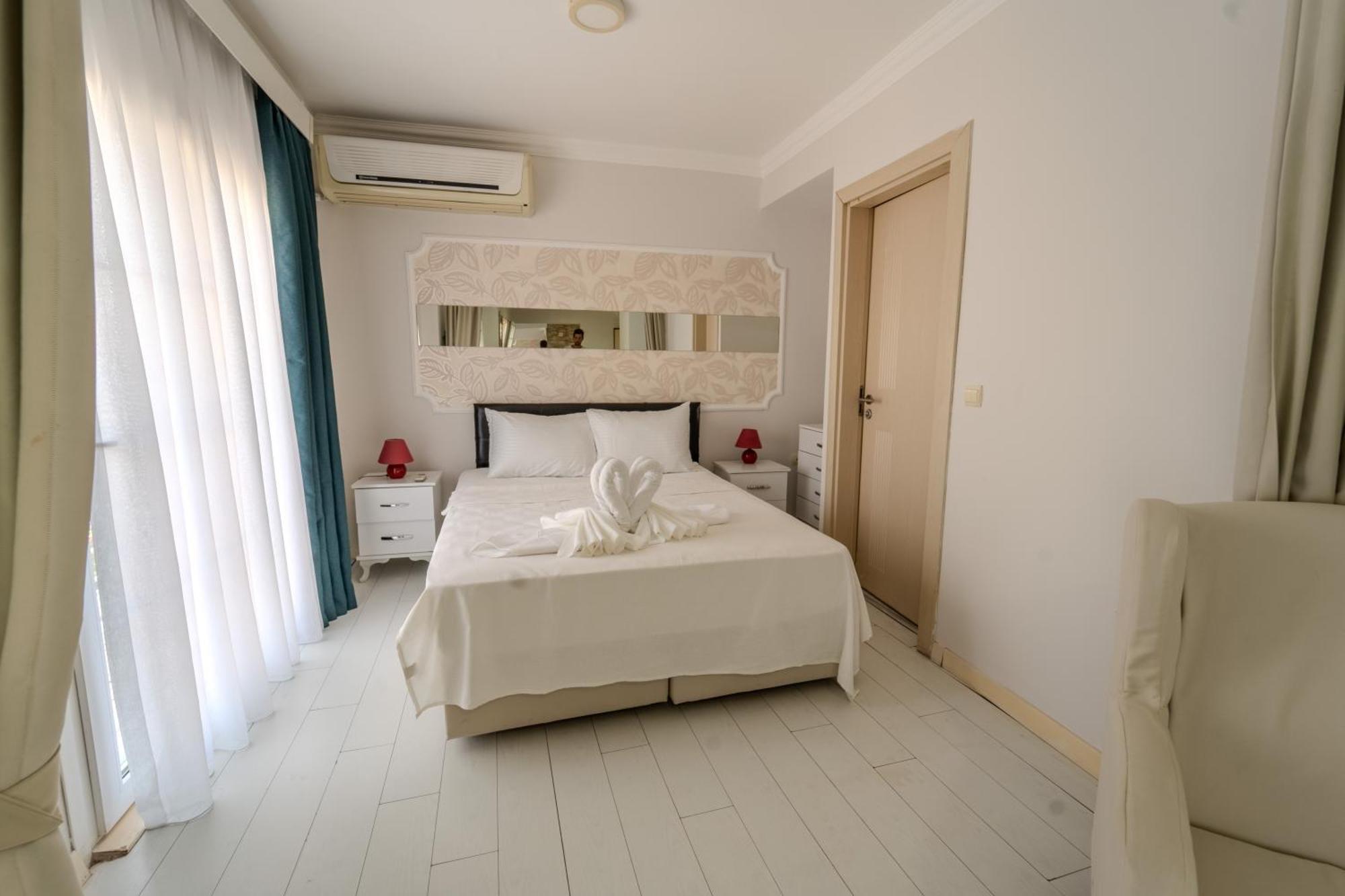 Mia Hill Hotel