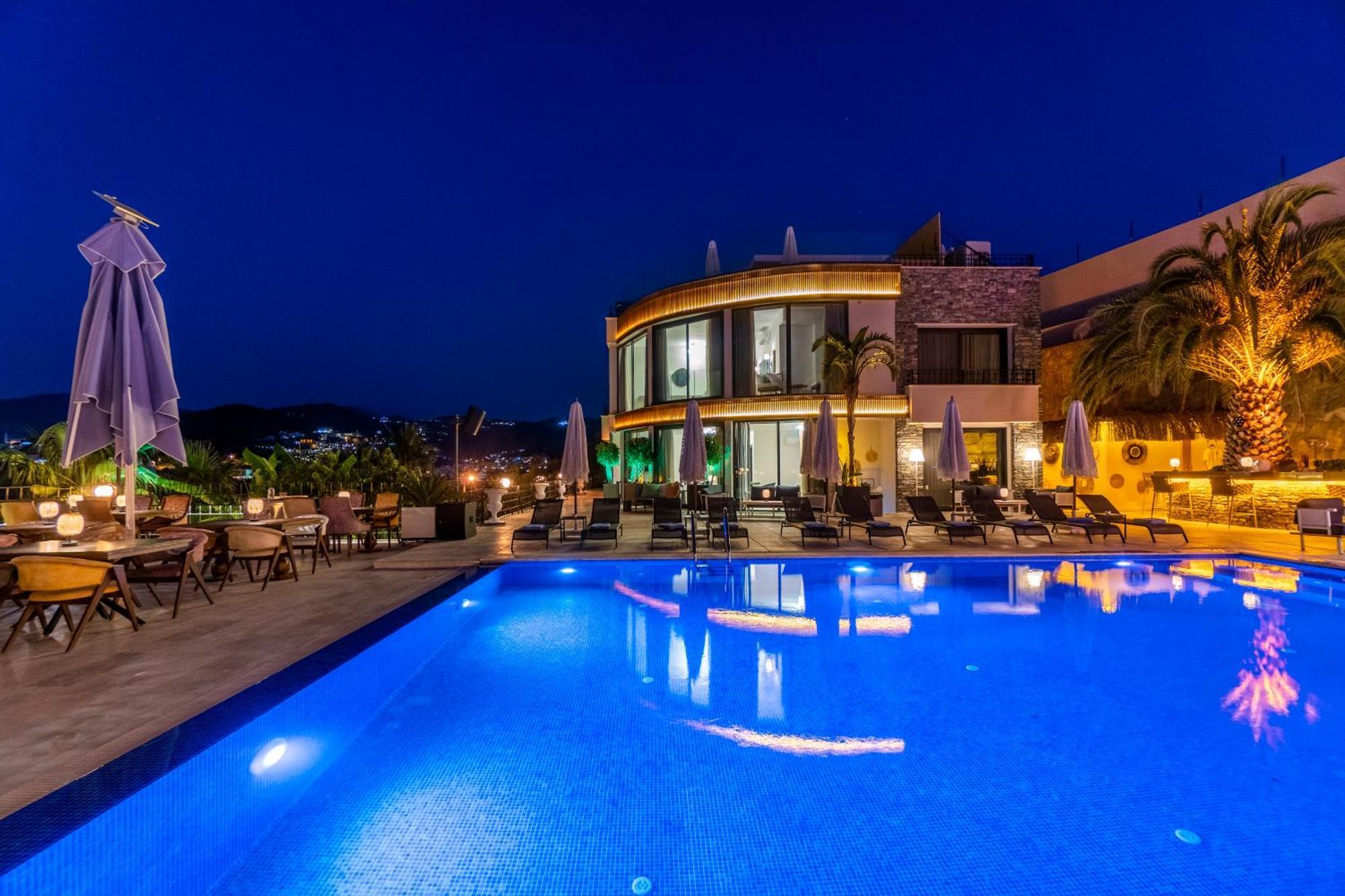 Bombien Luxury Hotel 4*