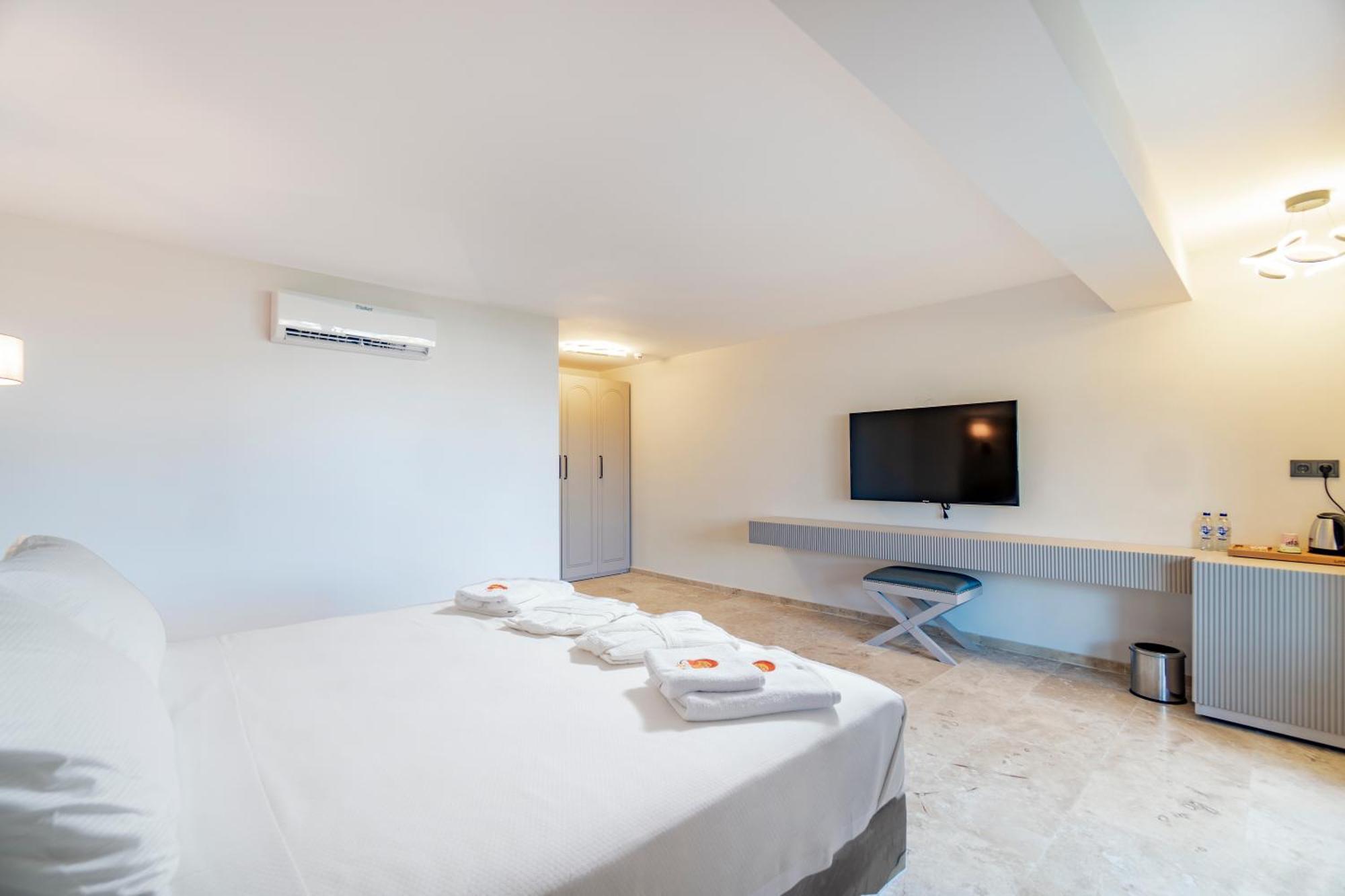Hotel Bombien Luxury 4*