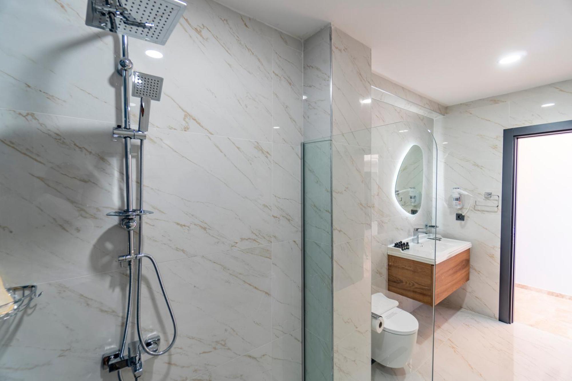 Bombien Luxury Hotel 4*