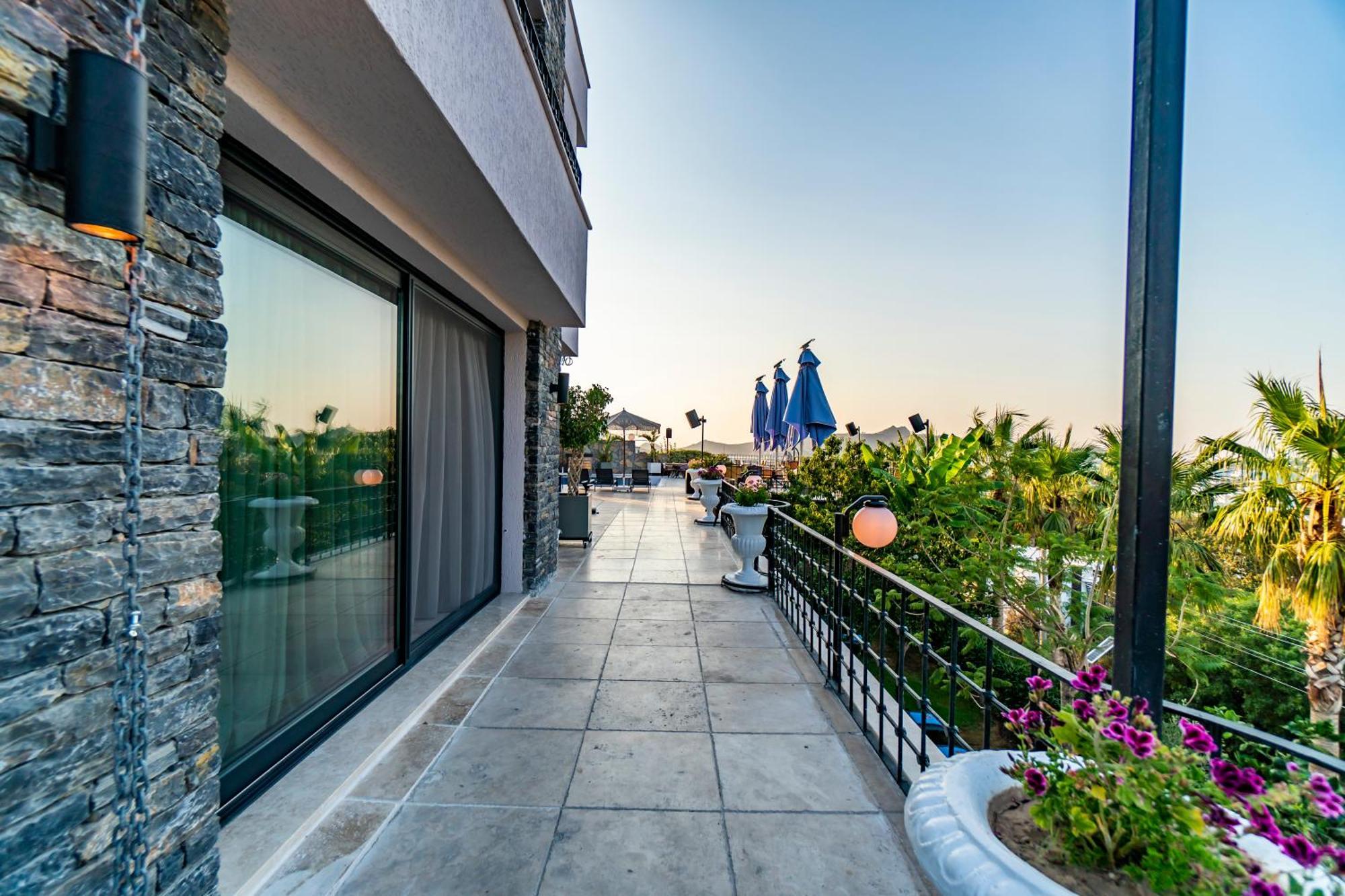 Bombien Luxury Hotel
