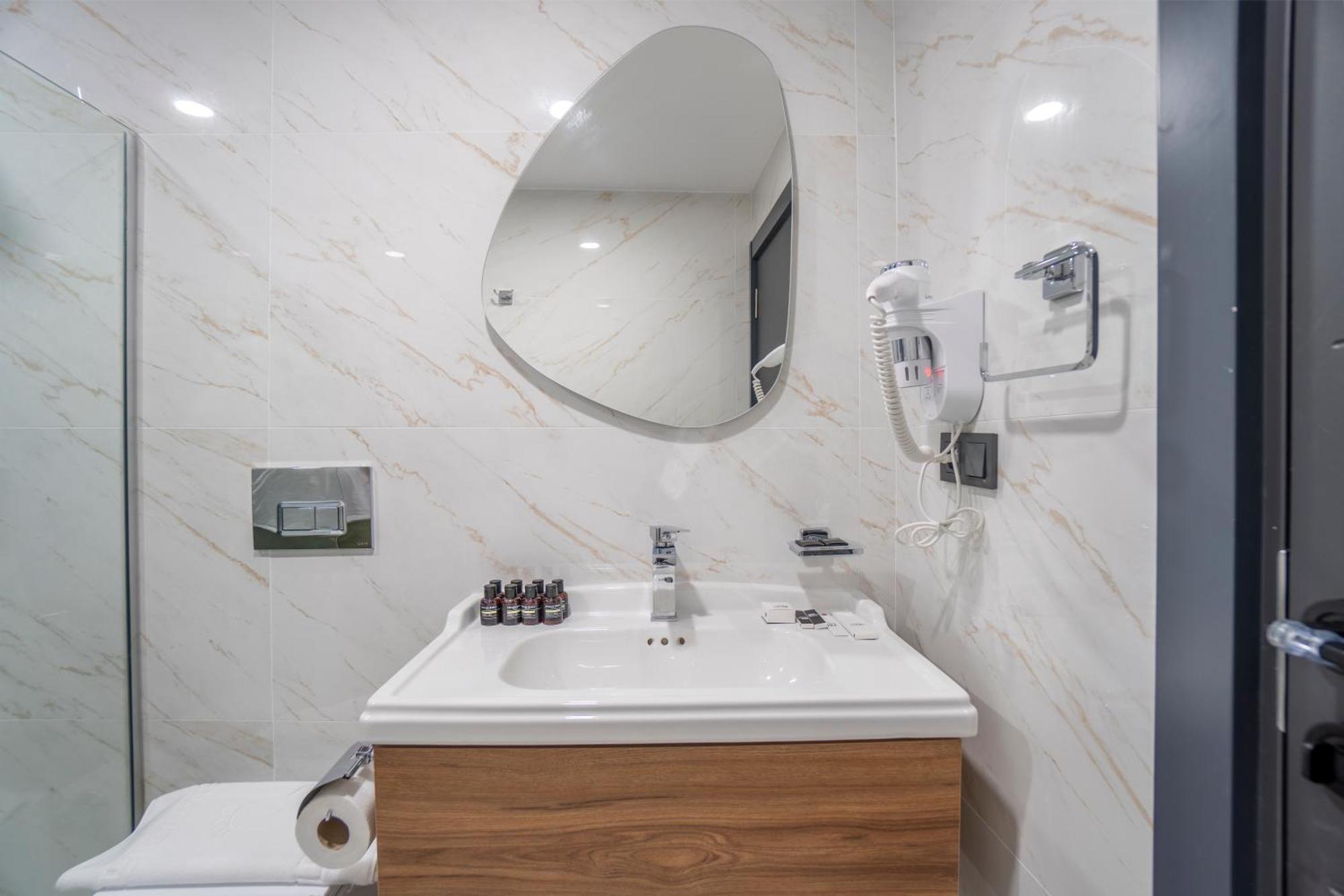 Bombien Luxury Hotel