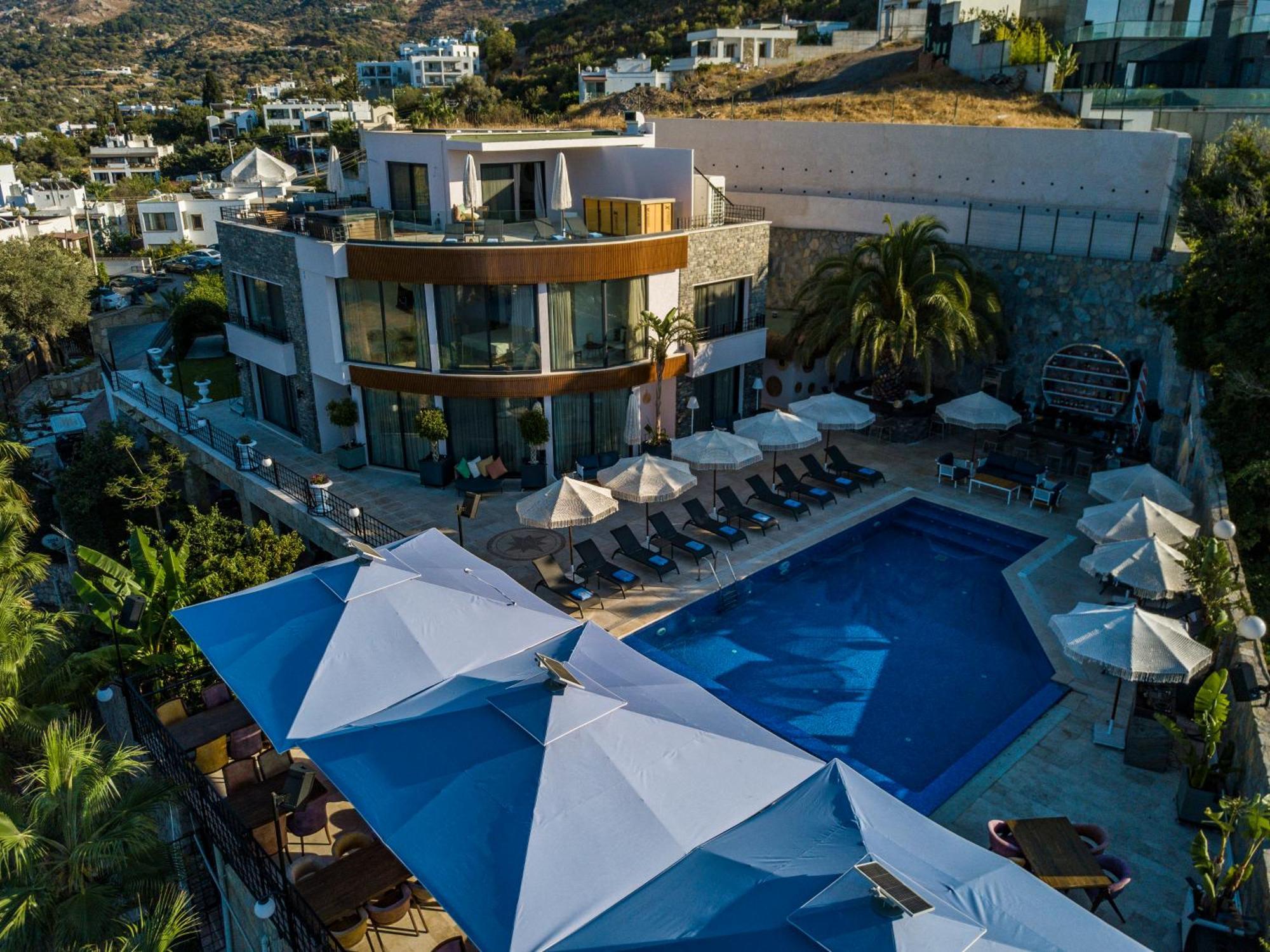 Bombien Luxury Hotel 4*