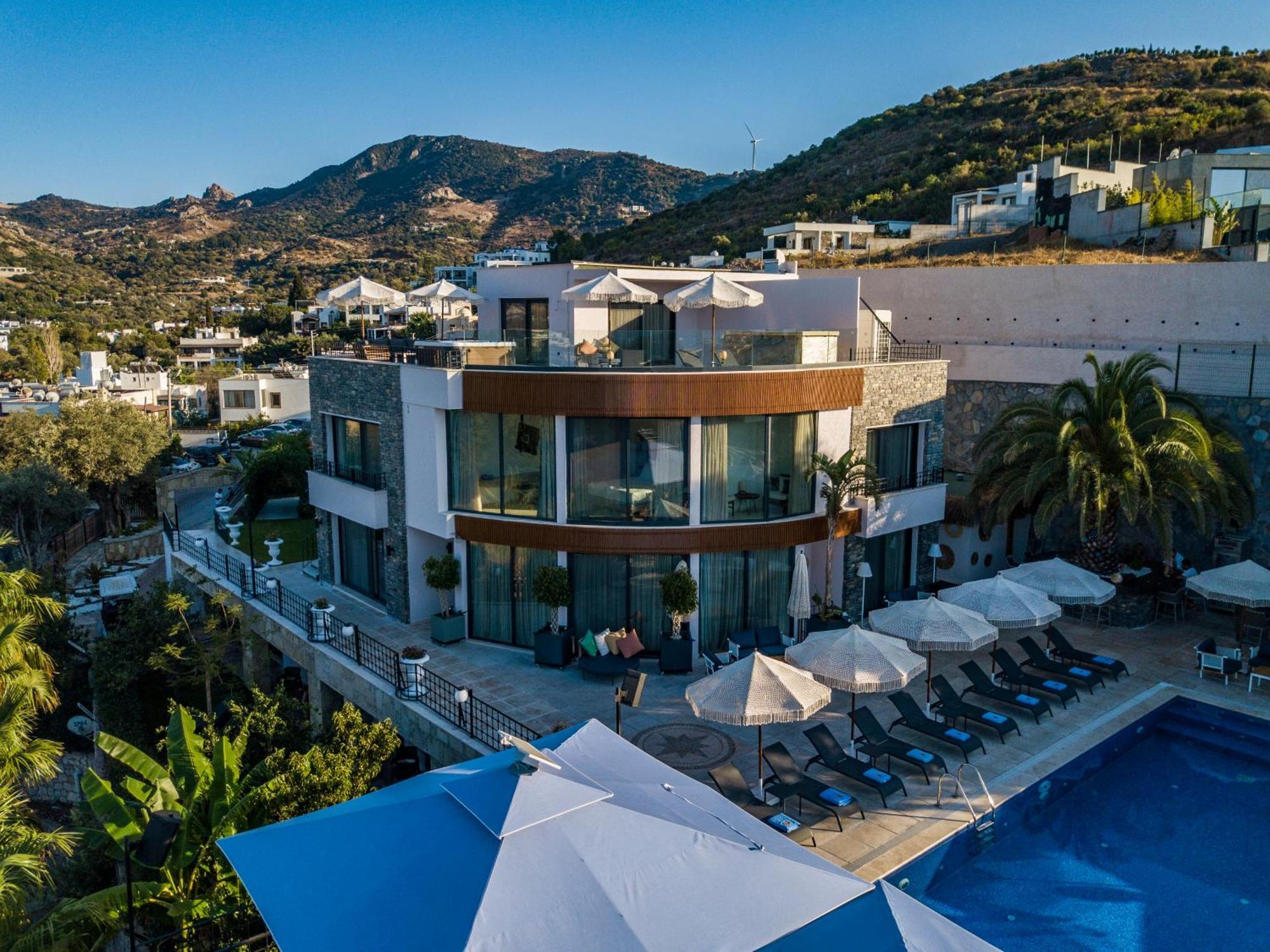 Bombien Luxury Hotel 4*