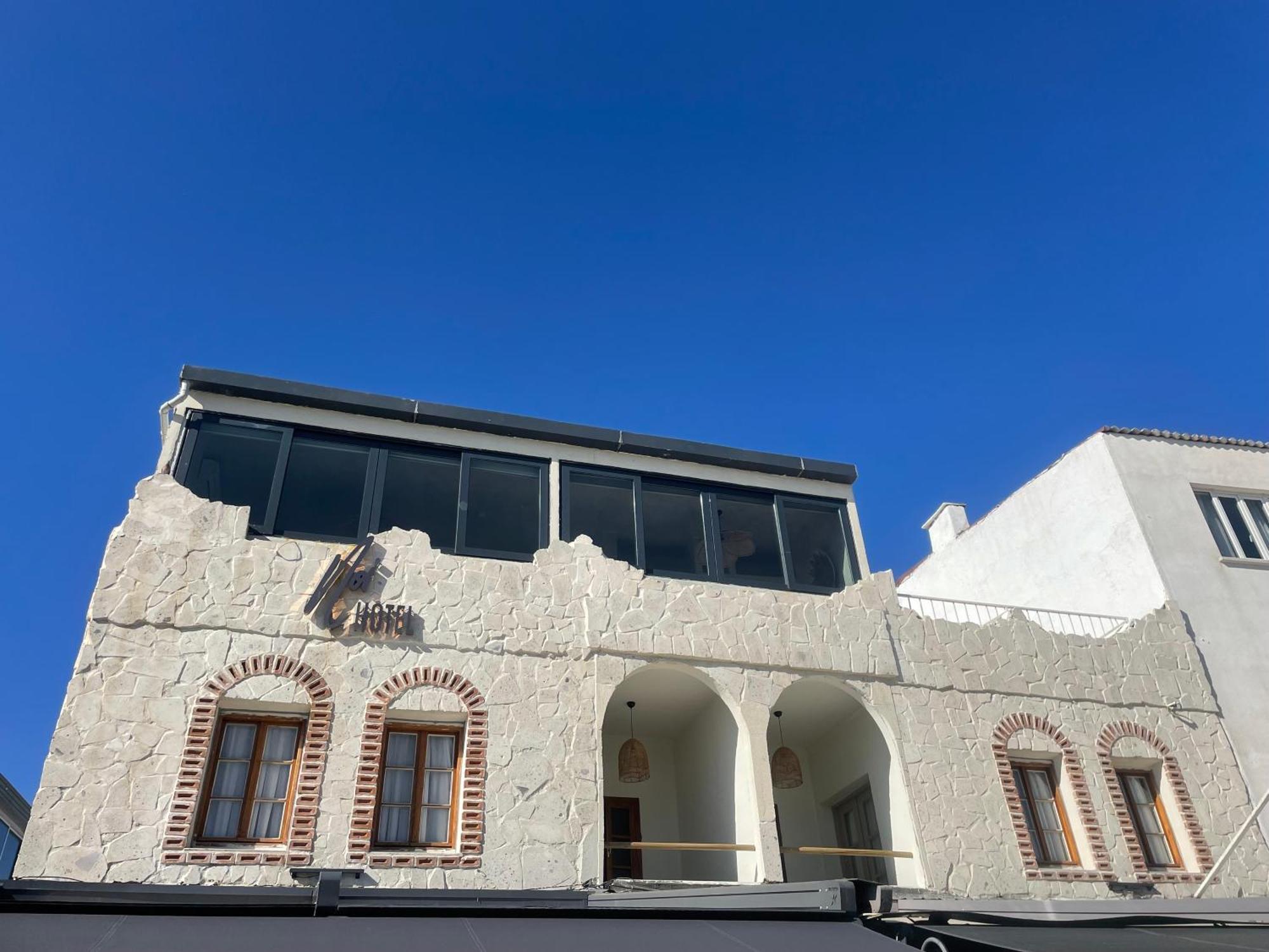 Noi Hotel