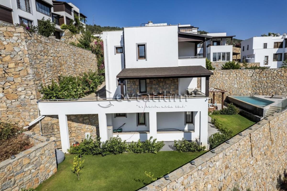 Castle By Evtatilim * Bodrum
