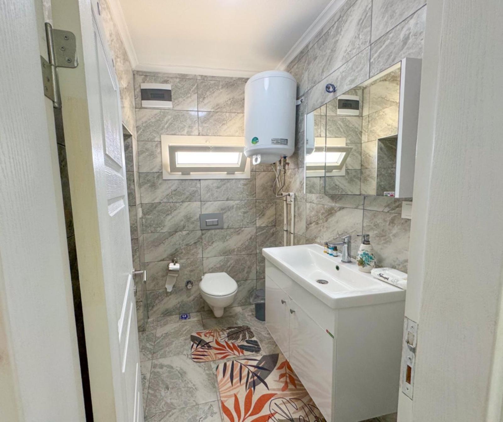 Aparthotel Guemuesluek *
