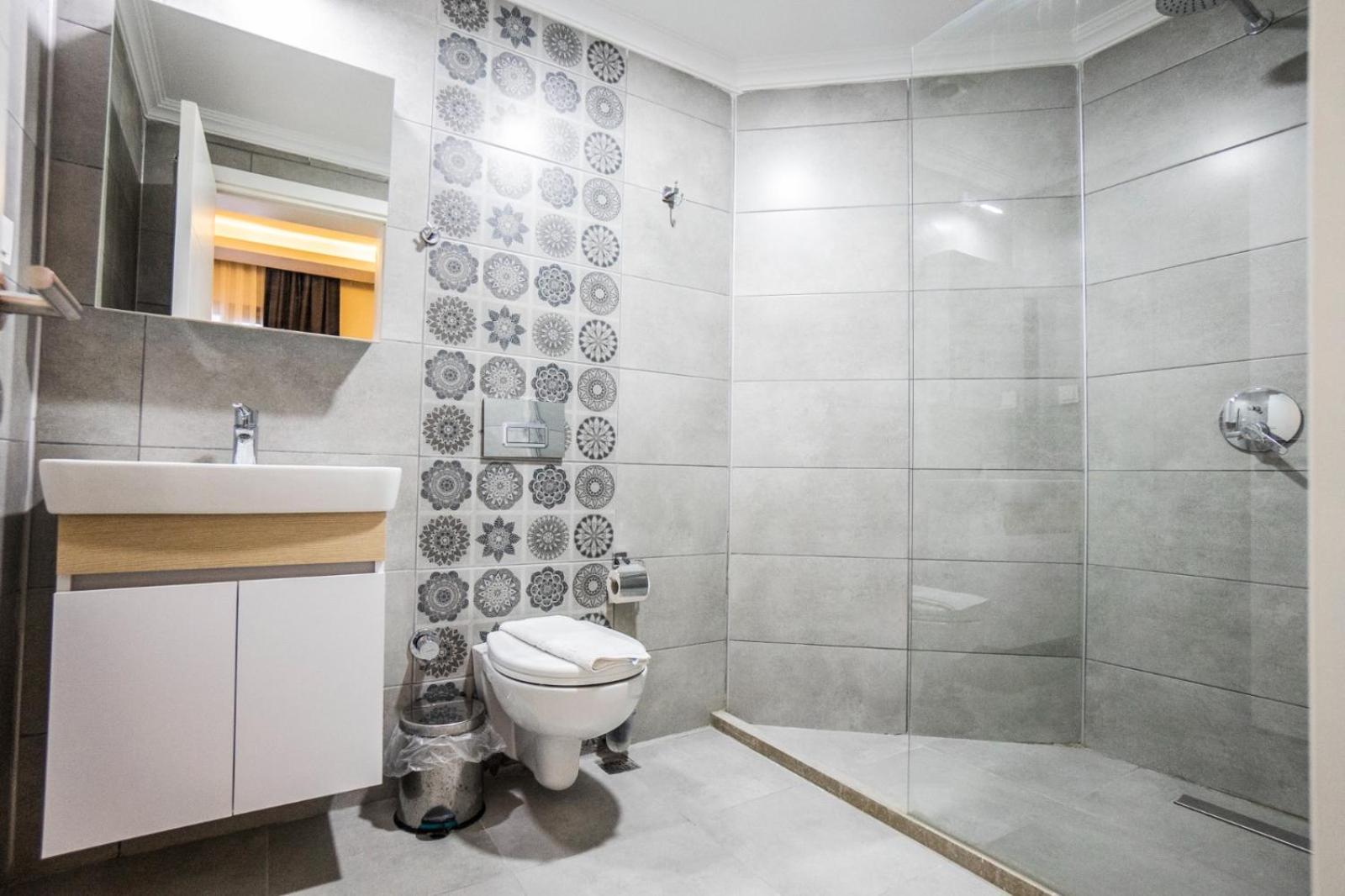 M2 Love hotel