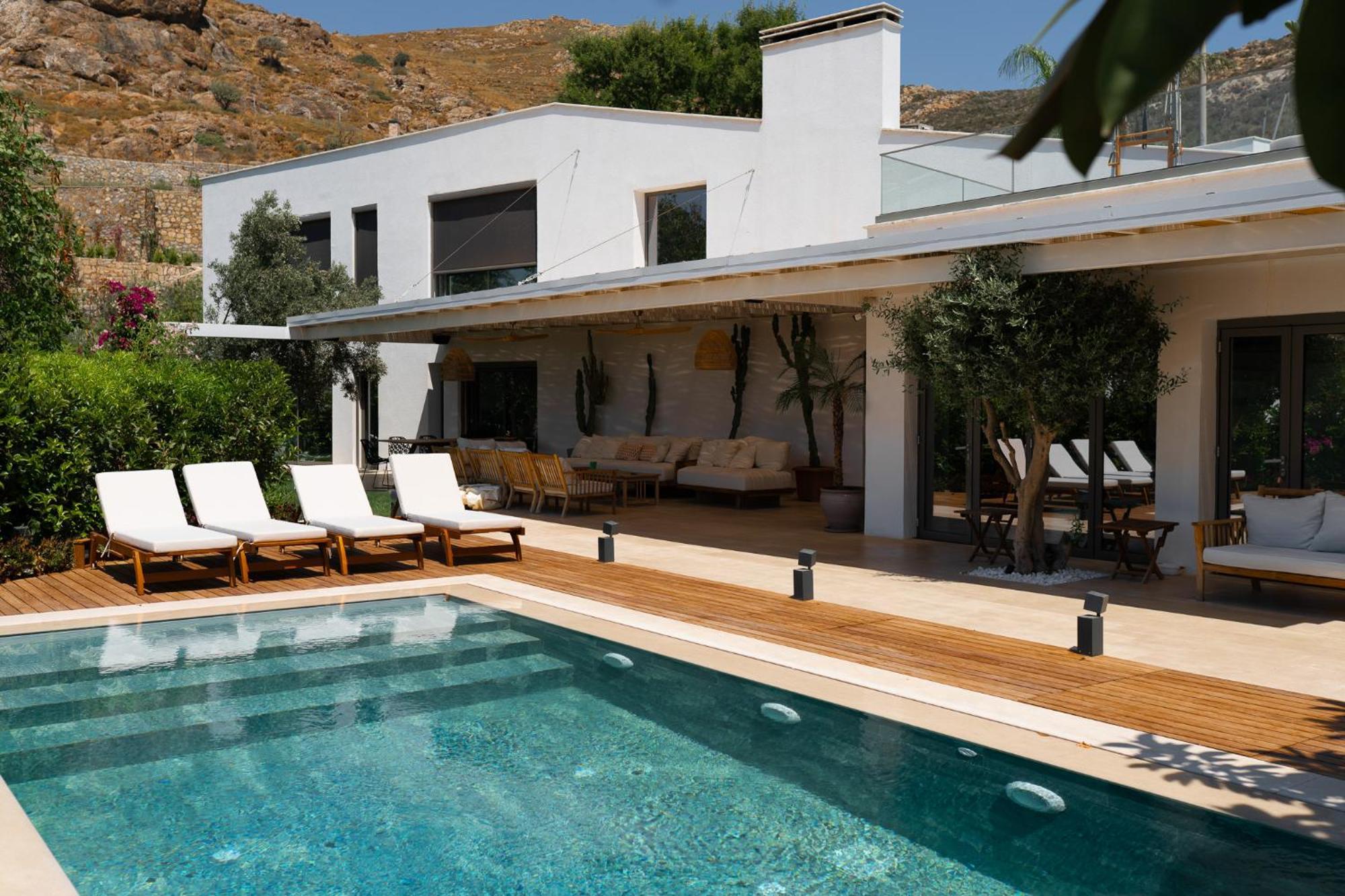 The Sunset Pavilion - Pool & 6br Villa *