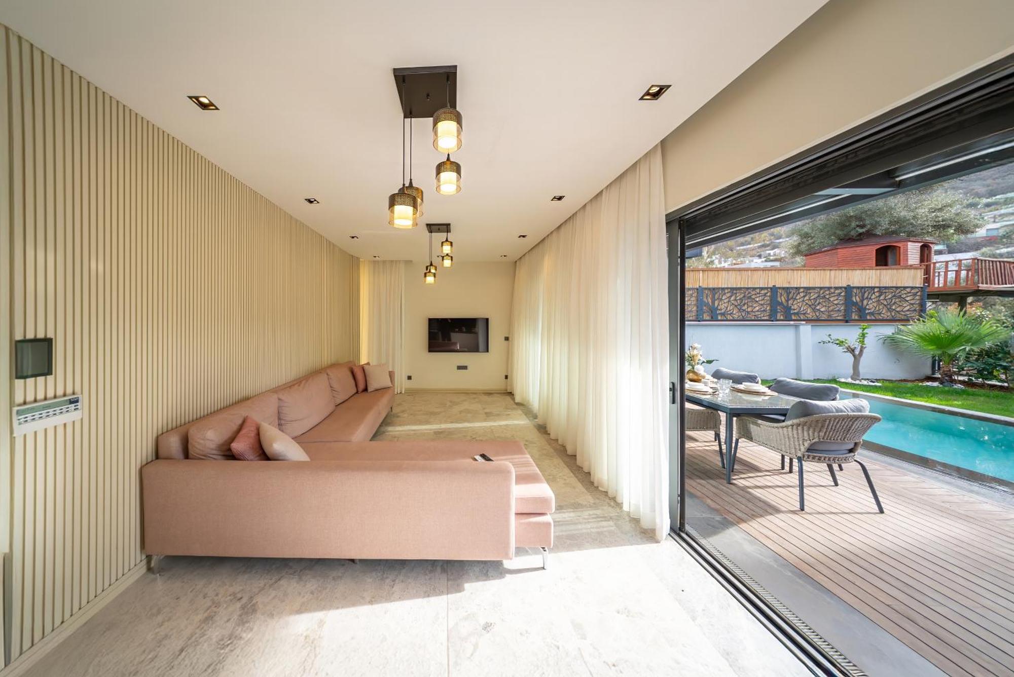Villa With Private Swimming Pool In *