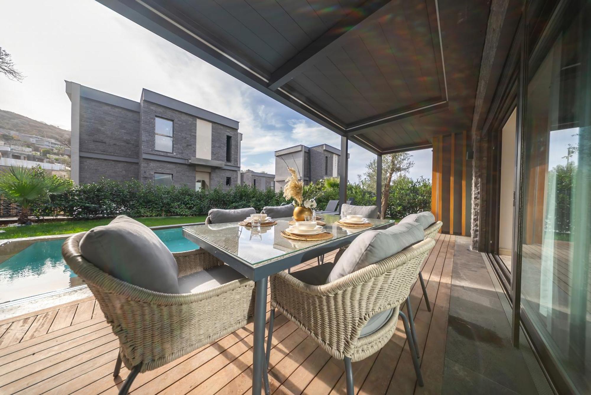With Private Swimming Pool In Villa *