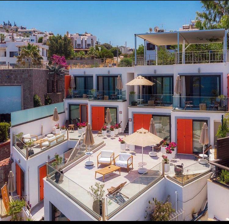 La Local House