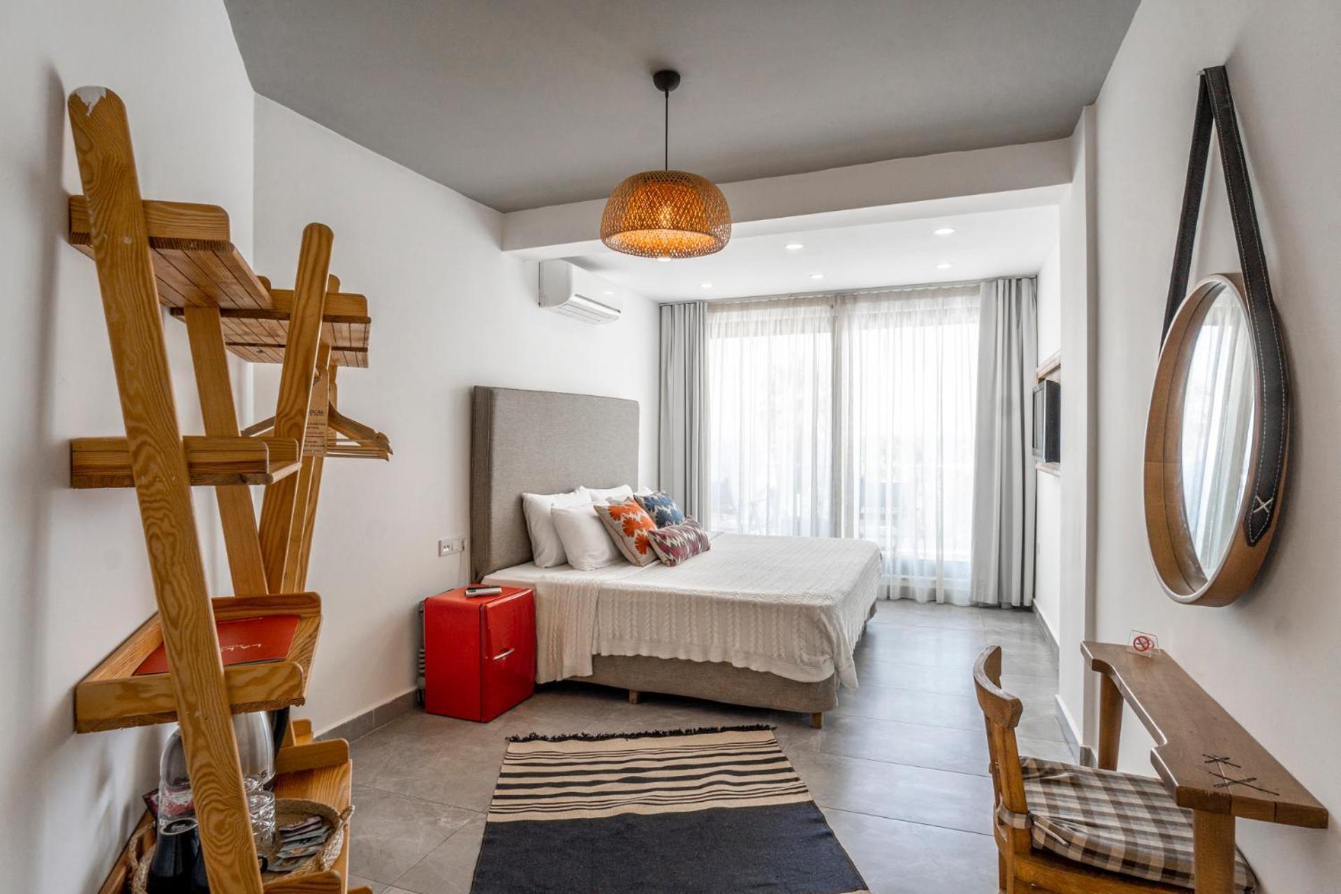 La Local House Hotel *