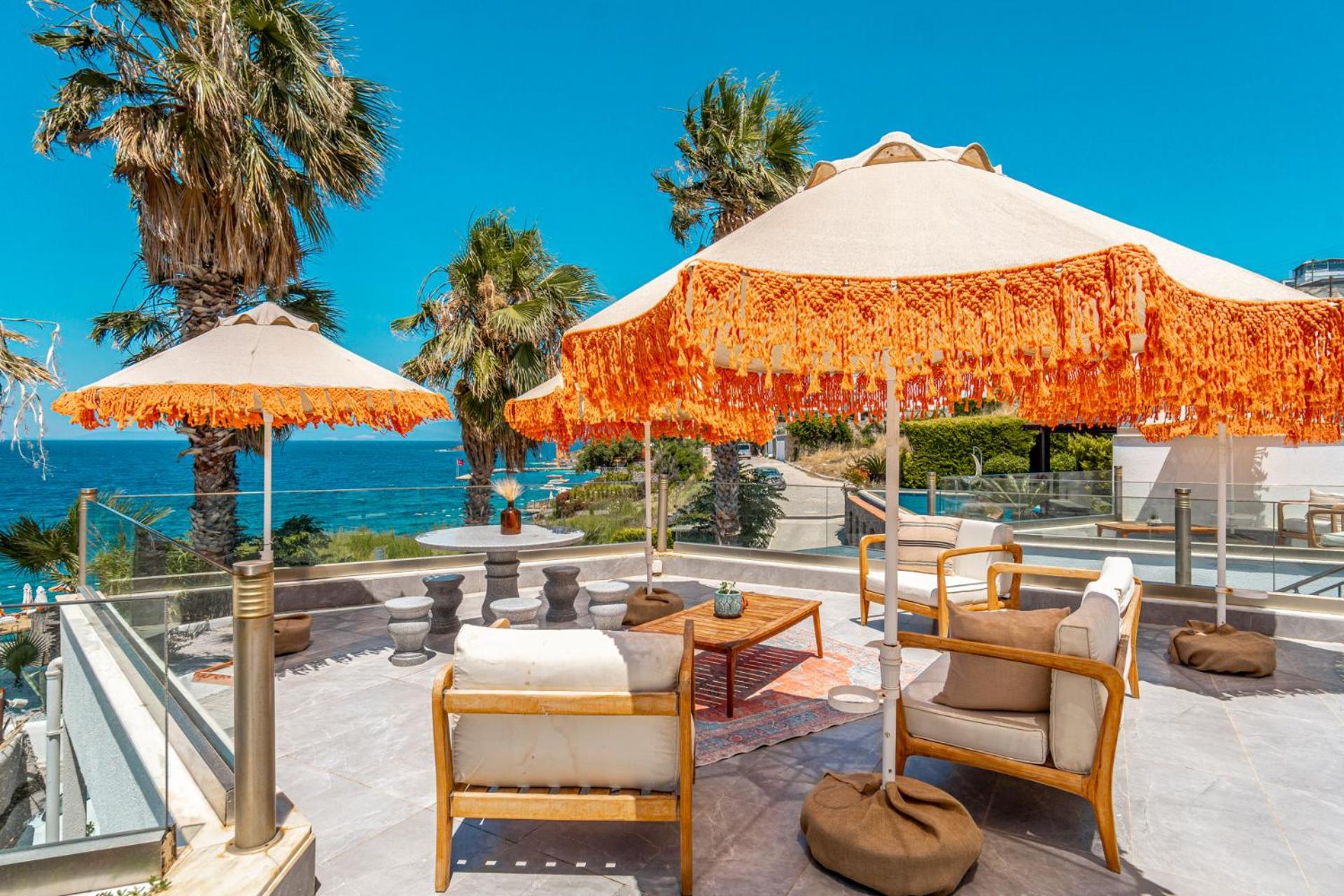 La Local House Hotel *