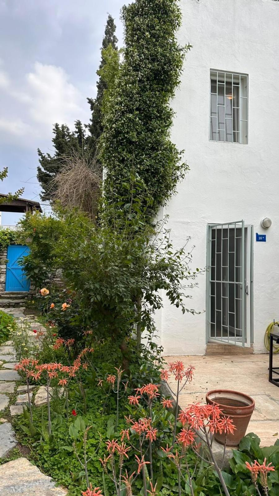 Duplex For 4 People In Center
