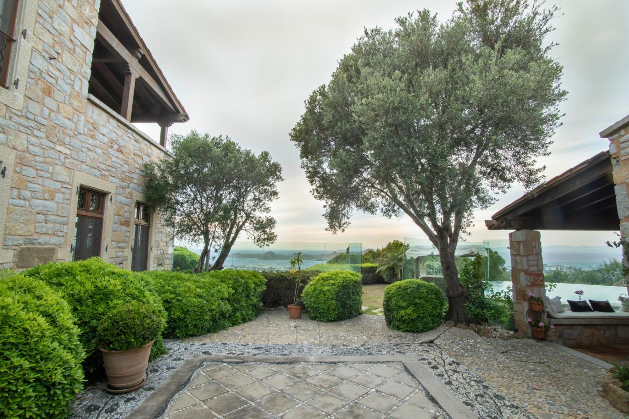 Ultra Luxury Hill Mansion, Yalikavak Villa *