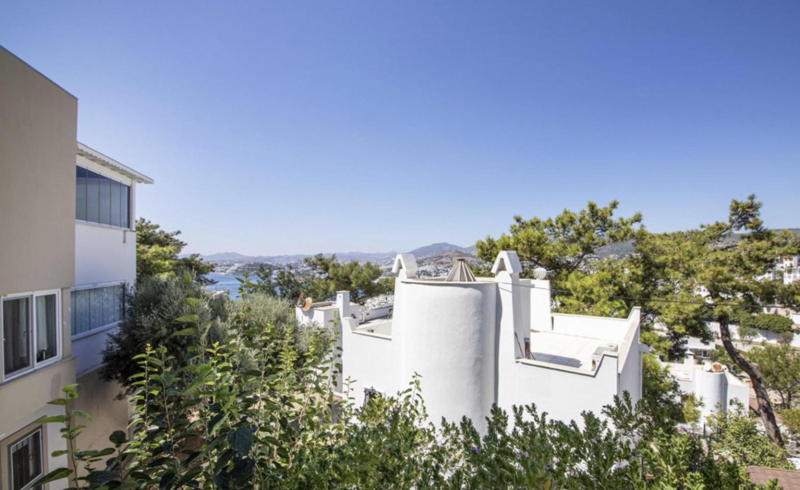 Enchanting House With Backyard In Pousada Bodrum
