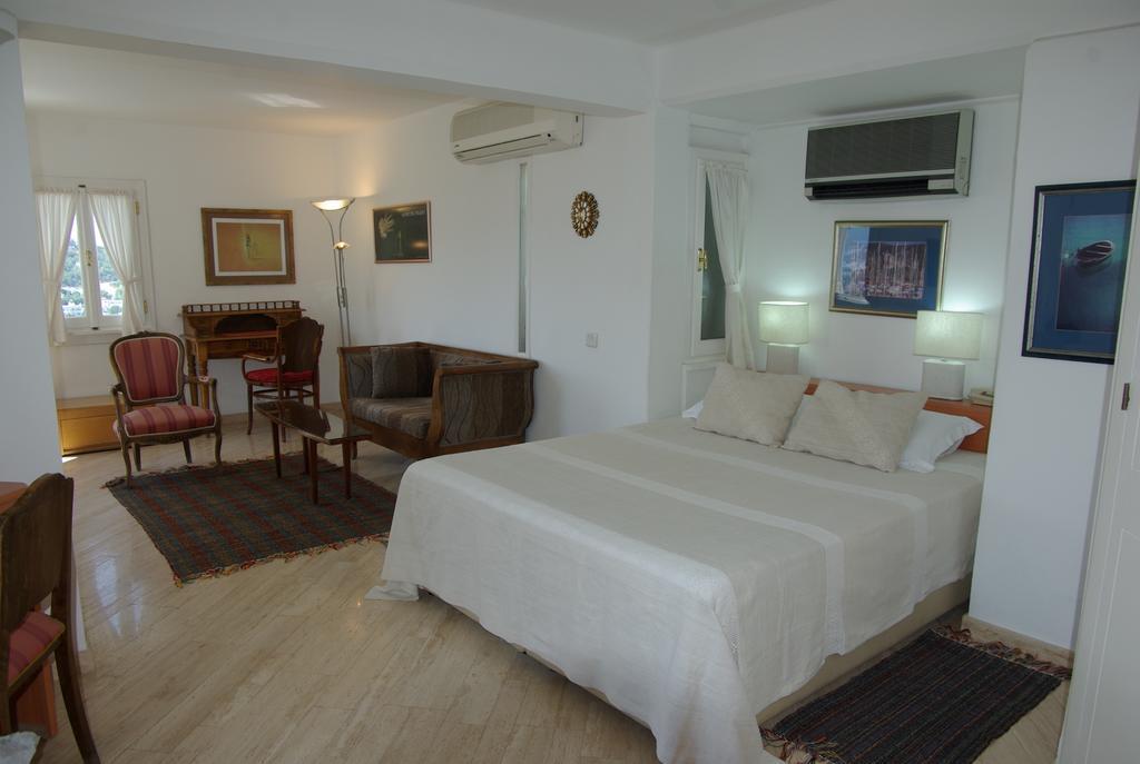 Hotel Antique Theatre 3*