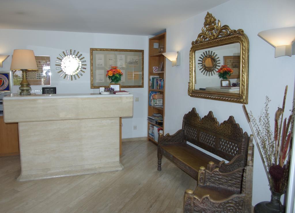 Antique Theatre 3*