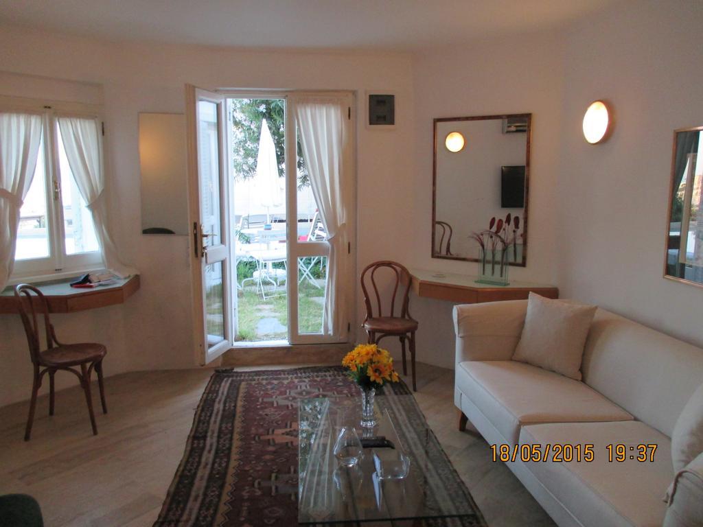 Hotel Antique Theatre 3*