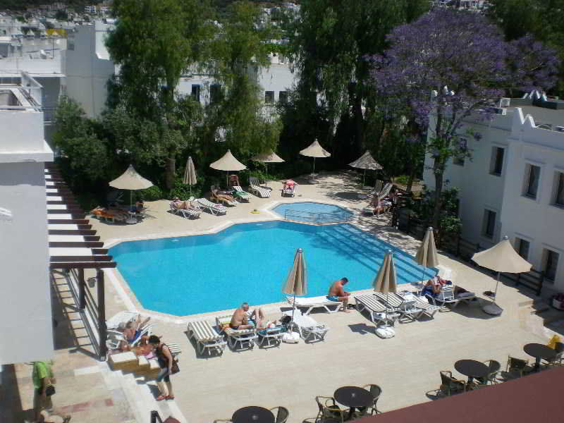 Atrium Hotel