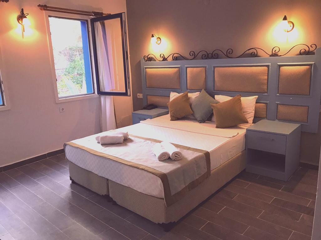Atrium Hotel