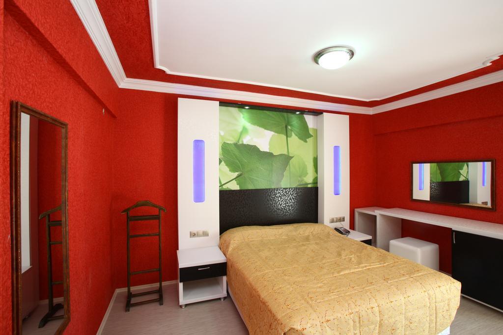 Delfi & Wellness Center 2*