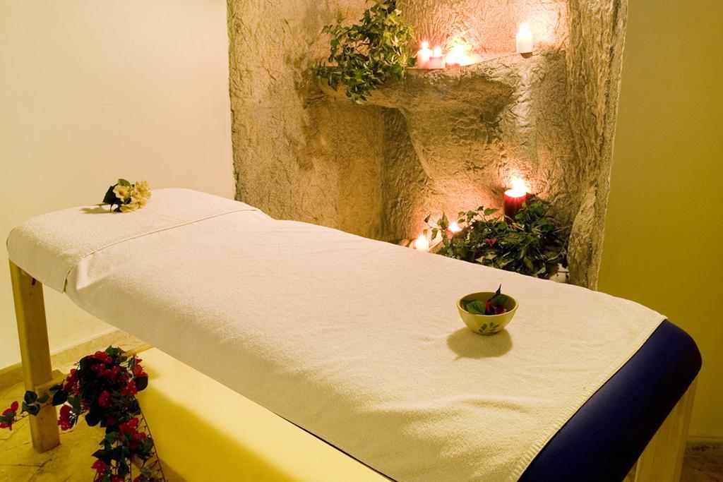 Delfi & Wellness Center Hotel 2*