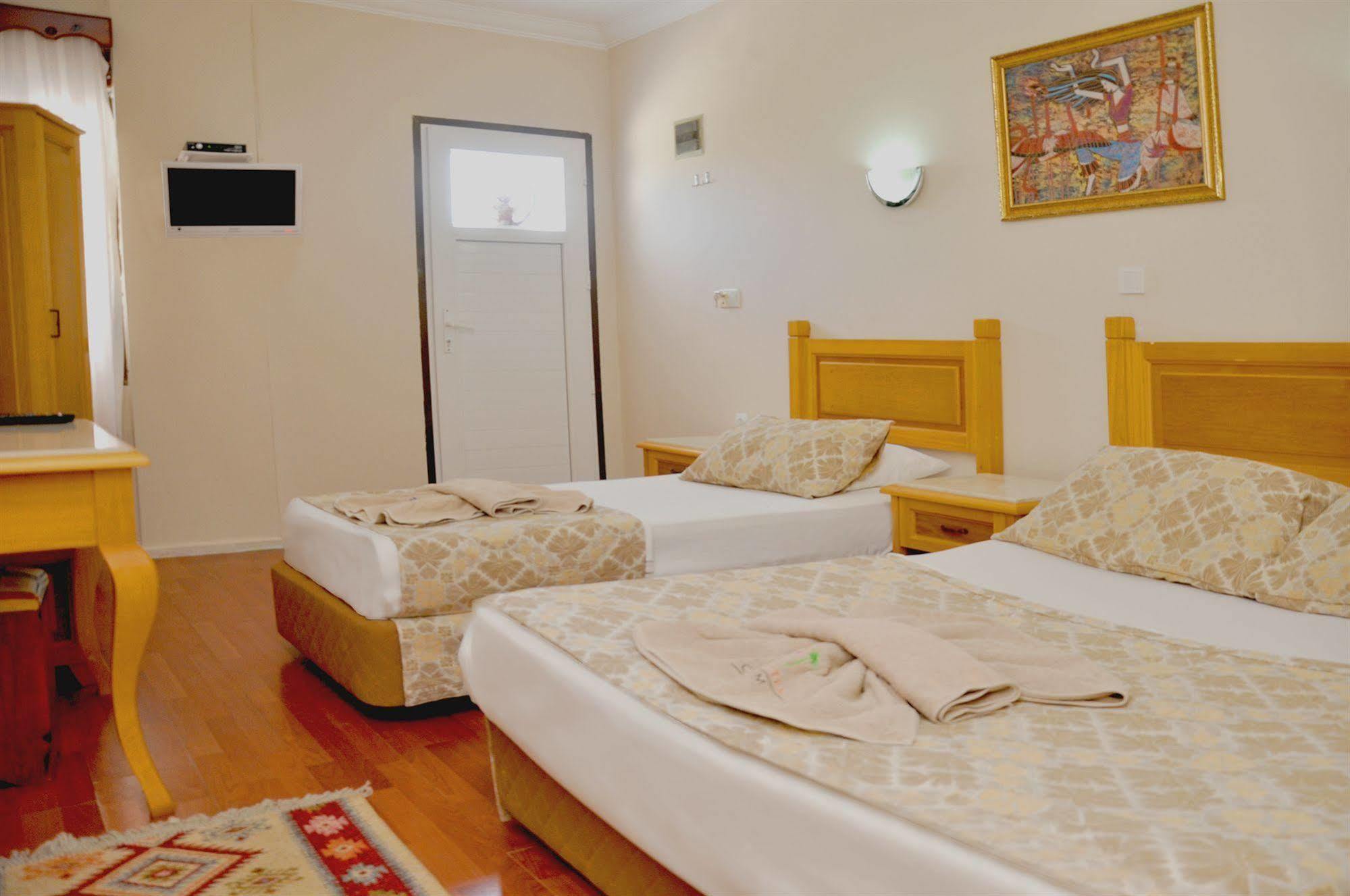 Can Hotel 2*