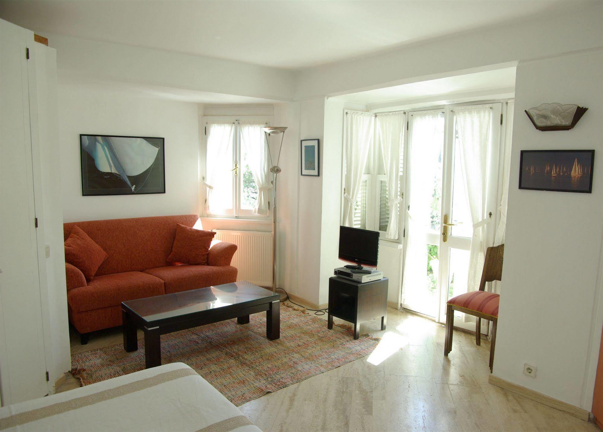 Hotel Antique Theatre 3*