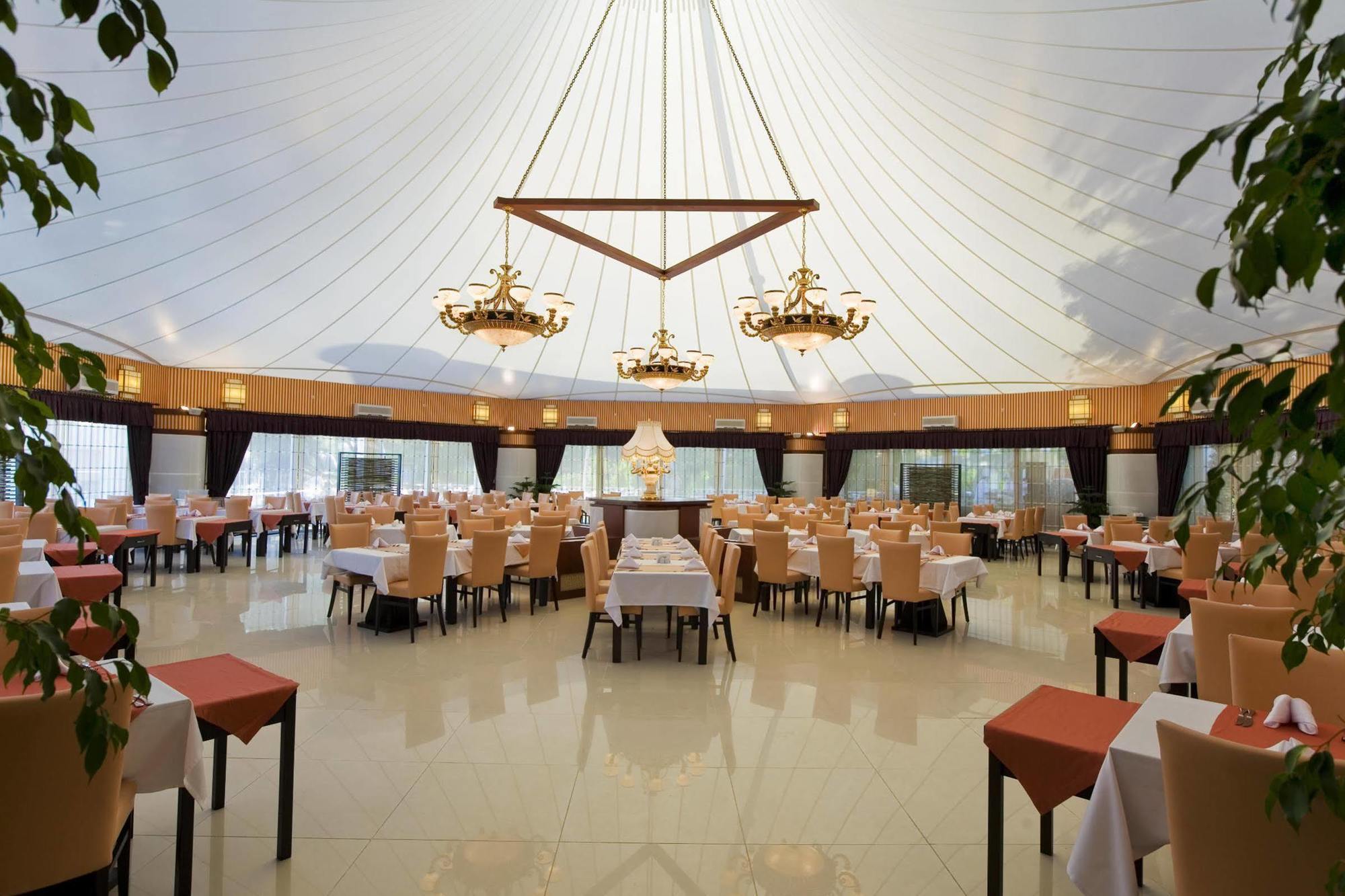 Latanya Park Hotel