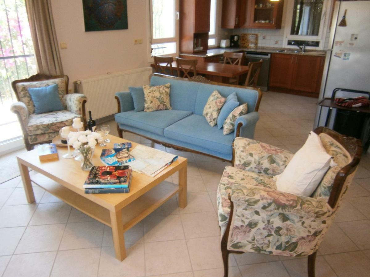 Vista Suites *