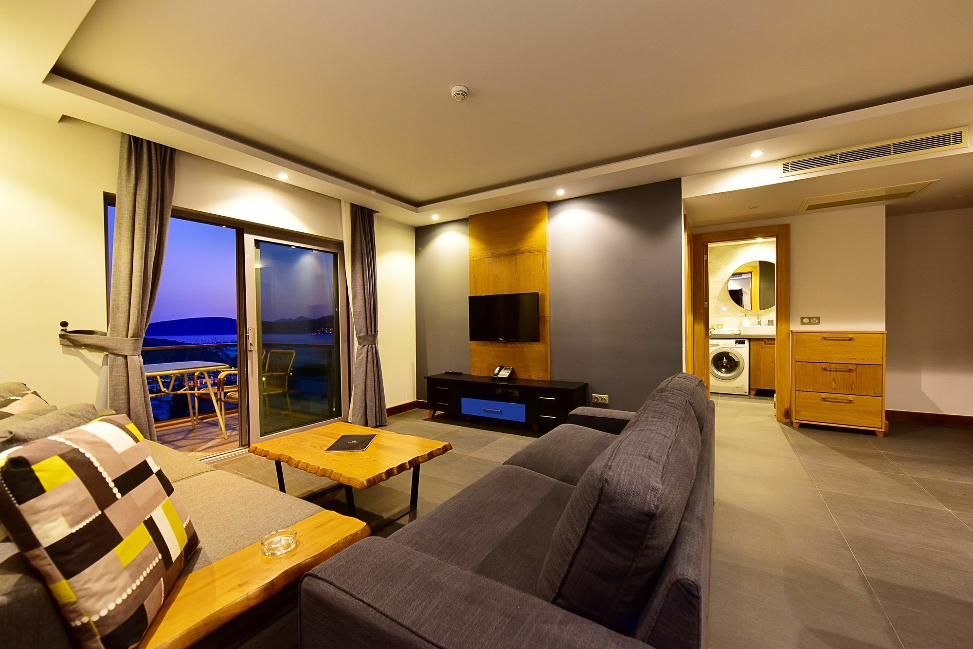 Degirmenburnu Aparthotel 3*
