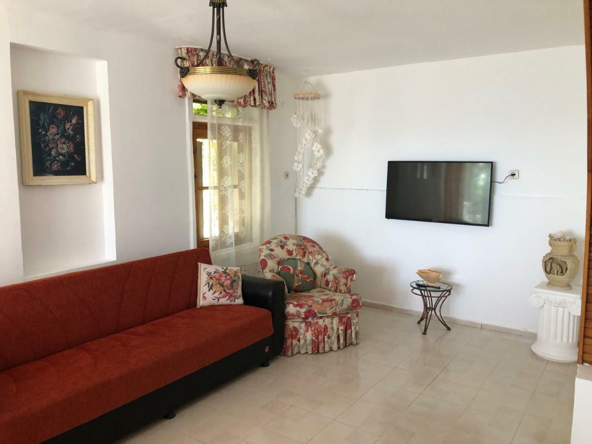 Bankev Sitesi Kargi Koyu Ilginlar Plaji Villa