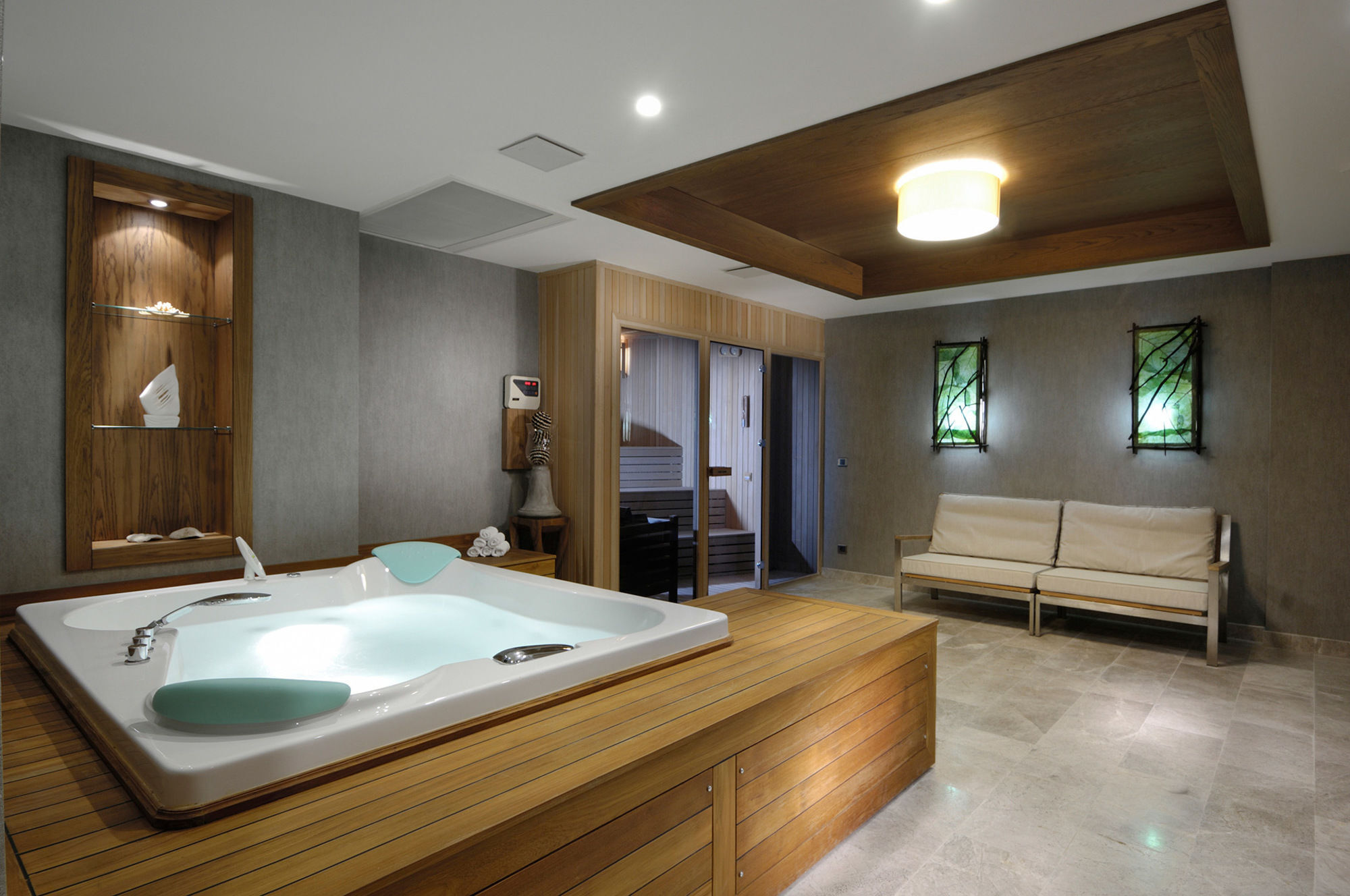 Regnum Escana Hotel 3*