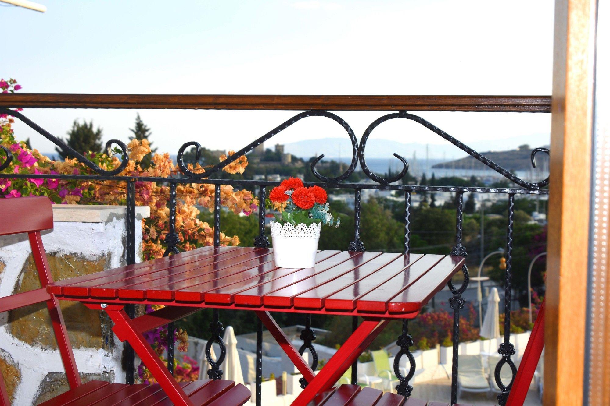 Dasis Aparthotel 3*