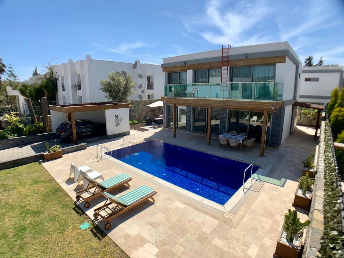 Ultra Luxury Private With Swimming Pool Motel