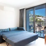 Queen Residence By Important Group Travel
