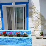 Double Inn Marina Hotel