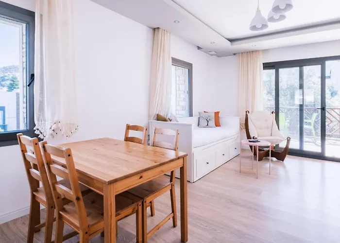 Chic Flat W Balcony 3 Min To Beach In Bodrum