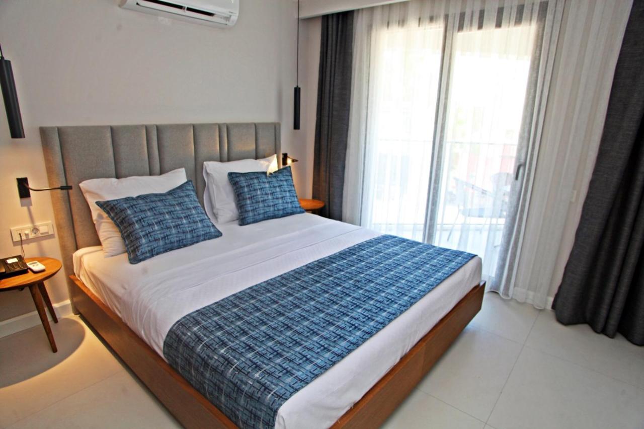 Queen Residences & 2*