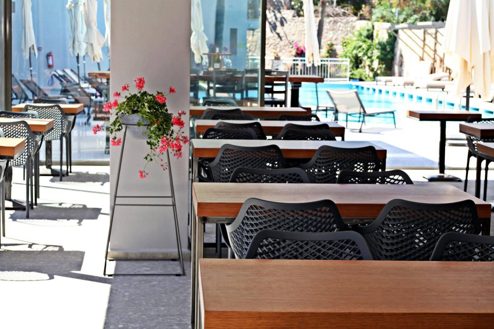Queen Residences &